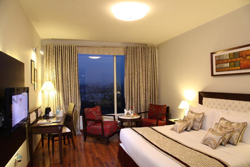 Treehouse Queens Pearl Gurgaon Exterior foto